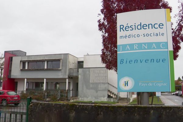 Ce dimanche 25 octobre 2020, on compte 68 cas positifs à la Covid-19 à l'Ehpad de la Résidence médico-sociale de Jarnac. 50 résidents et 18 membres du personnel.