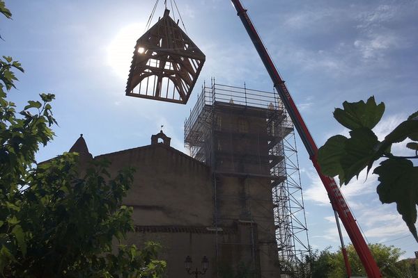 Hérault : le village d'Azillanet retrouve la flèche de son clocher - 5 septembre 2018.