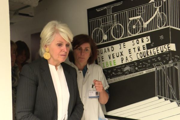 La ministre déléguée chargée de l'Égalité entre les femmes et les hommes Isabelle Rome a visité les locaux de la Maison des femmes le mardi 18 avril à Marseille.