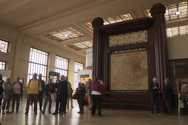 Les boiseries au cœur de la gare des Bénédictins, à Limoges