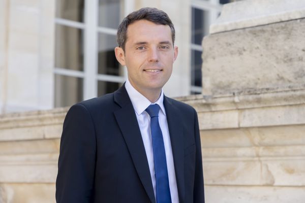 "J’ai toujours dit qu’on ne redresserait pas notre pays sans donner toute la priorité à notre Ecole" adéclaré le nouveau ministre délégué par voie de communiqué