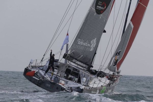 Yann Eliès (Quéguiner-Leucémie Espoir) a bouclé son tour du monde en solitaire en 80 jours 3 heures 11 minutes et 9 secondes