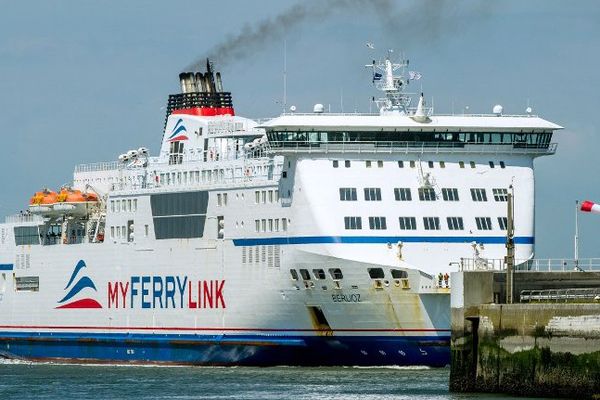 Un bateau MyFerryLink.