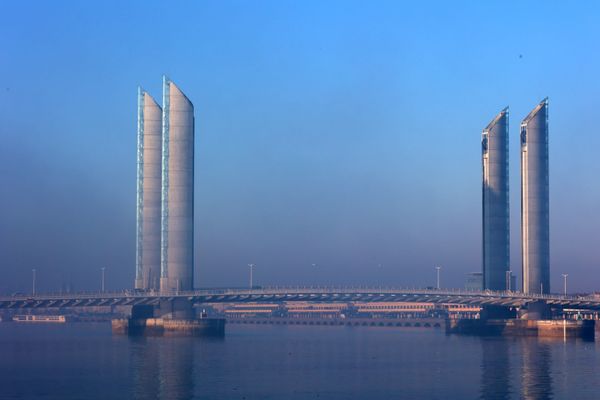 Le Pont Chaban, nouvel emblème de la ville : depuis 10 ans, il relit les deux rives de Bordeaux et sa métropole