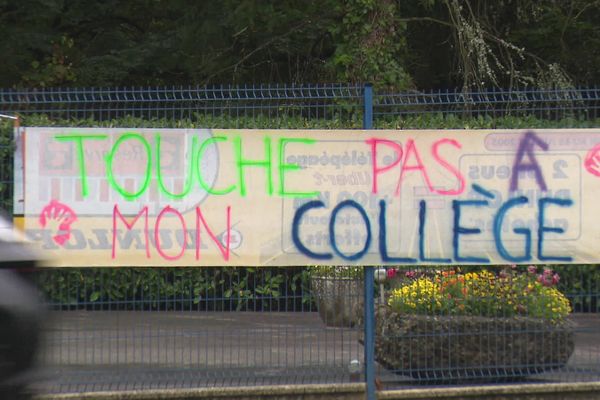 La mobilisation n'a pas suffi, le collège de Corlay en Centre-Bretagne fermera ses portes en 2024.