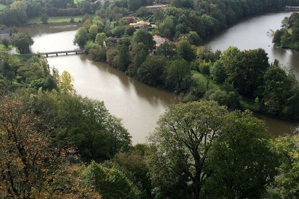 Le village de Vouvant est situé dans le sud Vendée