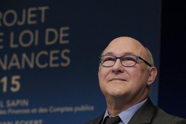 Le mInistre des Finances Michel Sapin présente le 1er octobre le budget de la France pour l'année 2015. Il prévoit 21 milliards d'économies.