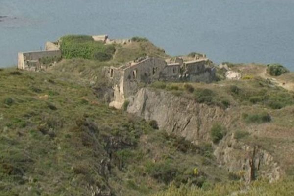 Le fort Mailly garde l'entrée de Port-Vendres depuis le XVIIIe siècle