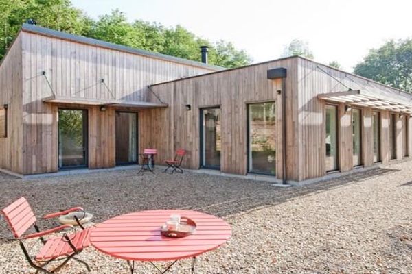 Cette maison, ouvre ses portes pour des visites du public. C'est une réalisation de l' Atelier Correia Et Associés.