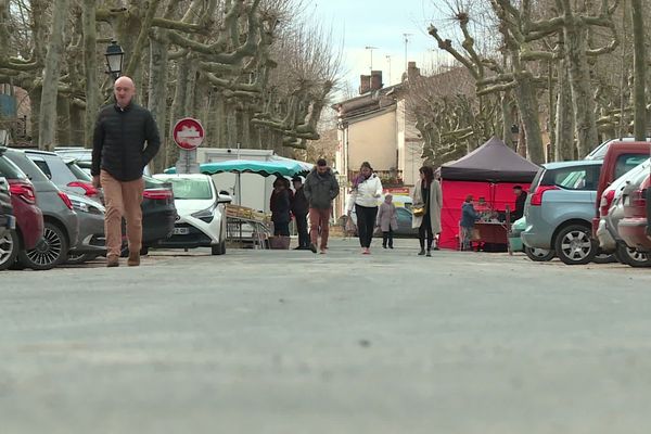 Aucun trouble à l'ordre public en vue ce mardi sur le marché de Rabastens , version miniaturisée de celui du samedi