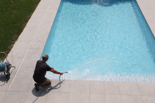 Les piscines doivent être entretenues et sécurisées.