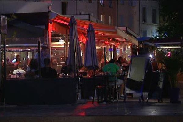 Un délai a été accordé aux bars et restaurants aixois jusqu'au 15 avril.