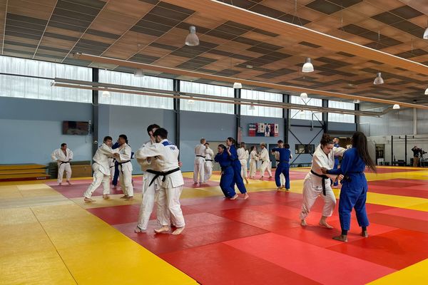 Dimanche en Politique du 28 janvier est enregistré dans le Dojo du CREPS de Bordeaux