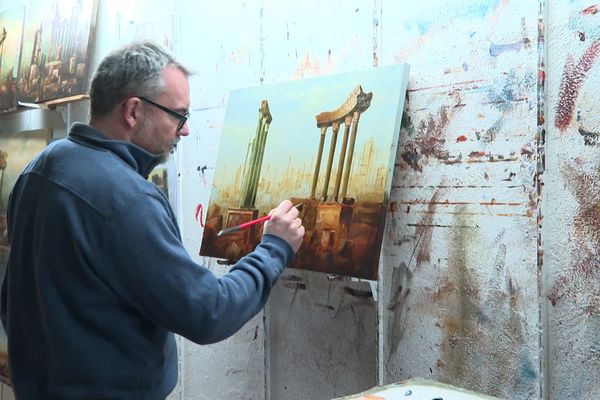 L'artiste Patrick Bastardoz redonne vie à des ruines grâce à sa peinture à l'huile