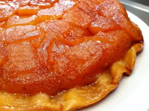 La tarte Tatin réalisée à la Maison Tatin à Lamotte-Beuvron par le chef Thierry Roger