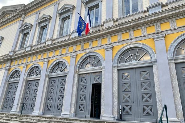 Illustration. Le palais de justice de Bastia.