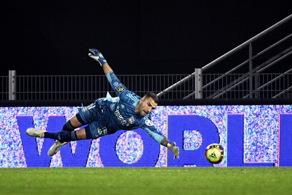 A Rennes au Roazhon Park,13e journée de ligue 1 Saison 2021-2022 Rennes - OL.  Anthony Lopes est battu sur le 4ème but