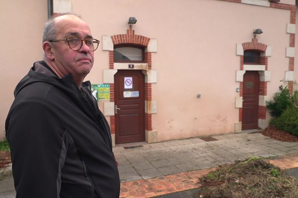 Jean Giraud, a fermé sa mairie de St-Priest-la-Marche le 26 septembre suite à des incivilités répétées.