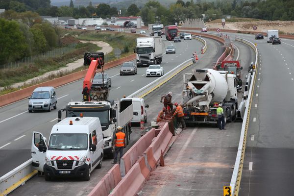 Des travaux se déroulent sur l'A84 jusqu'au 19 novembre 2024.