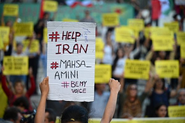 Une Manifestation En Soutien Aux Femmes Iraniennes Pr Vue Amiens Chaque Femme Doit Tre