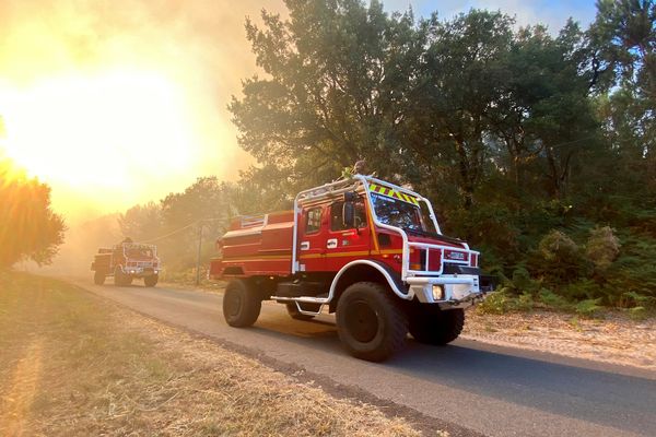 Au total près de 150 pompiers sont mobilisés ici à Seignosse mais aussi plus au nord à Mimizan