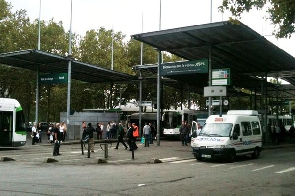 Un piéton renversé par un tram à la station Pirmil, le trafic est paralysé sur les lignes 2 et 3 le 3 octobre 2013