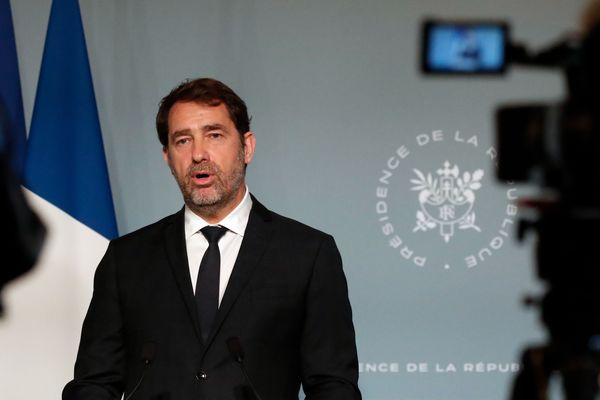 Christophe Castaner a annoncé ce dimanche un possible retour au domicile principal pour motif professionnel ou familial impérieux.