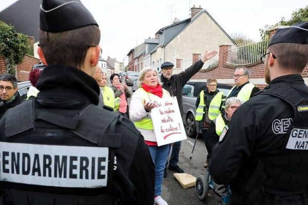 Plusieurs manifestants ont été portés par des CRS