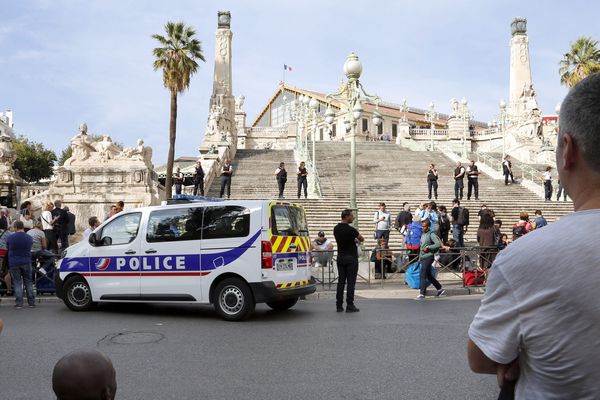 La gare Saint-Charles de Marseille après l'attaque d'Ahmed Hanachi. 