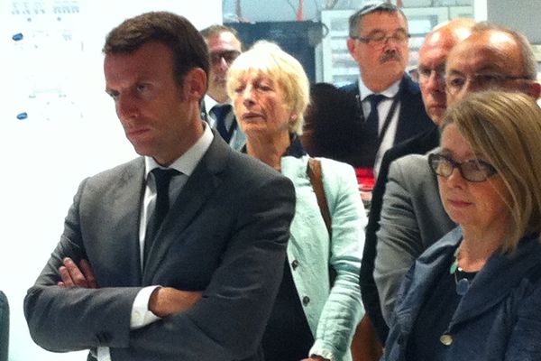 Emmanuel Macron en visite dans les locaux d'Alcatel-Lucent à Lannion