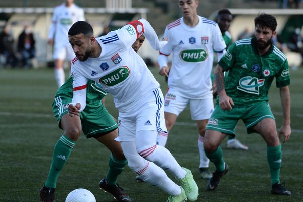 L'OL est allé jusqu'aux tirs aux buts pour se qualifier, malgré un but son capitaine Memphis Depay.