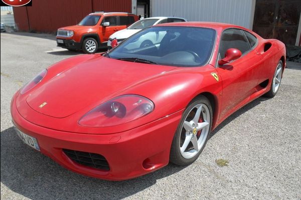 Cette Ferrari a été estimée à 60.000 euros.