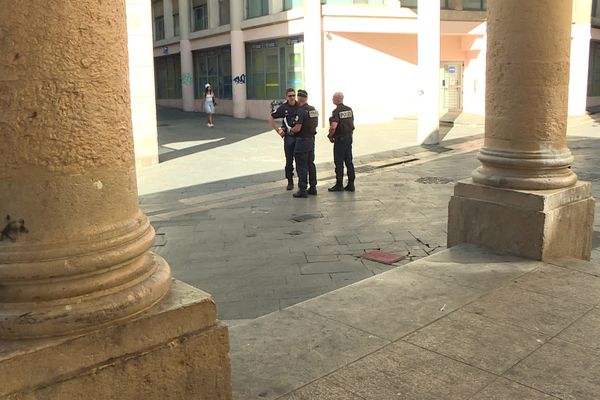 Trafic de drogue devant l'Université Colbert :"il y aura des policiers de manière perenne ", assure la secrétaire d'État chargée de la Ville.