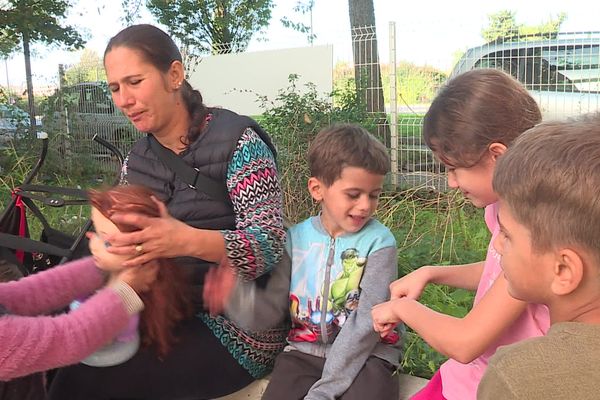 Cette famille bosniaque se retrouve à la rue