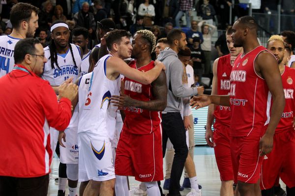 Les Sharks d'Antibes en quarts de finale de la coupe de France. Ils ont battu Monaco 85-80