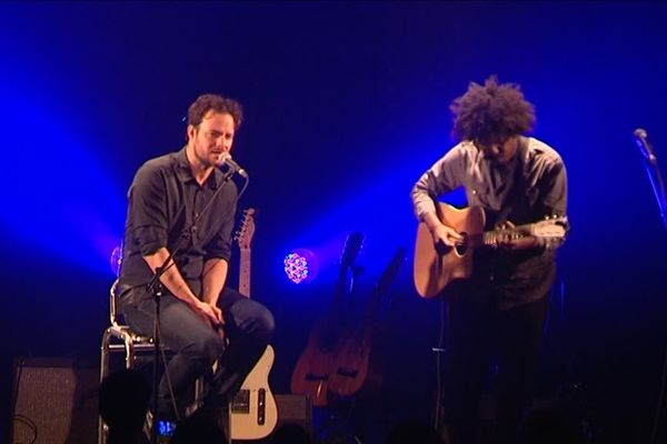 Roly Berrio et Neeskens en duo au Brise Glace à Annecy, jeudi 8 décembre 2016.