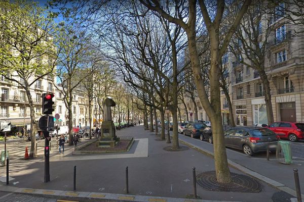 La nouvelle Place Claude Nougaro, au pied de la butte Montmartre et au coeur du XVIIIème arrondissement de Paris.