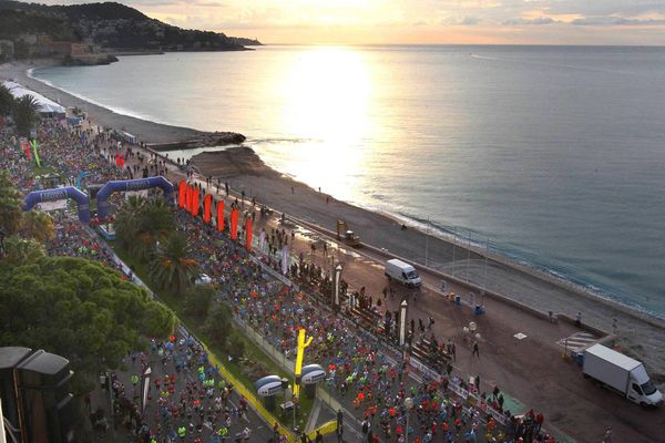 Le départ du marathon à Nice en 2014