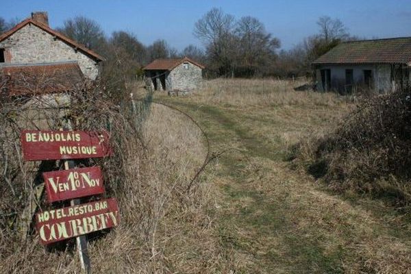 Le village de Courbefy, Bussière-Galant (Haute-Vienne) à l'époque de la vente en 2012