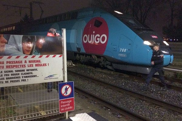 Baillargues (Hérault) - une automobiliste percutée par un TER puis un TGV s'en sort miraculeusement vivante - 14 février 2017.