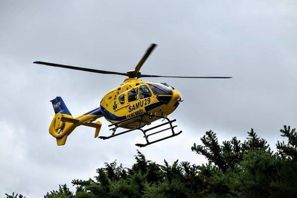 Malgré l'intervention des secours, notamment l'hélicoptère du SAMU 29, l'apnéiste de 68 ans n'a pas pu être sauvé. 