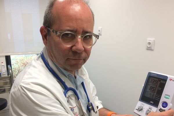 Thierry Prazuck Chef de service Maladie infectieuse VIH/SIDA hôpital Orléans 