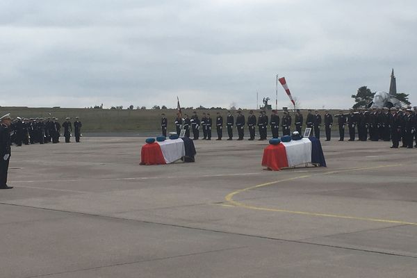 Hommage au pilote Baptiste Chirié et à la navigatrice Audrey Michelon disparus en service commandés dans le crash de leur Mirage 2000D sur la BA 133 de Nancy-Ochey, vendredi 18 janvier 2019.