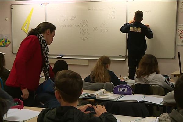 Cours de mathématiques pour les élèves du collège de Bellevue à Toulouse. 