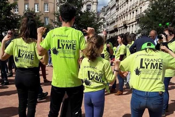 Des militants lors de la Journée Nationale contre la Maladie de Lyme