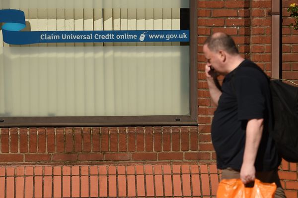 Depuis 15 jours, un million de Britanniques demandent à recevoir le "crédit universel". 