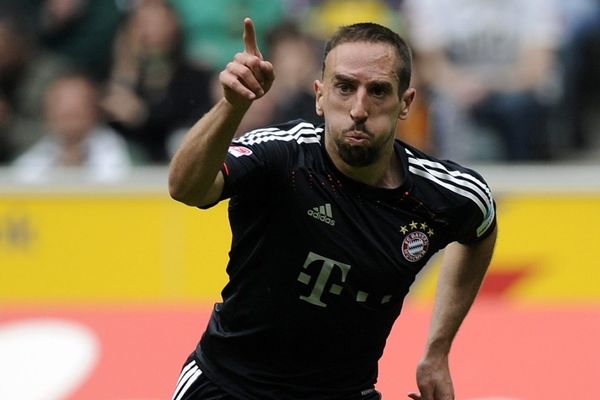 Franck Ribéry célèbre l'un de ses deux buts samedi soir contre Mönchengladbach (18 mai 2013 victoire 4-3 du Bayern)