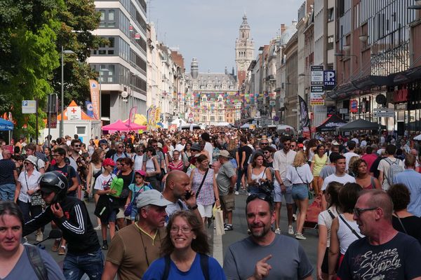 Prévoyez un pull ou une veste cette année, le soleil sera au rendez-vous de la braderie de Lille, mais pas la chaleur.