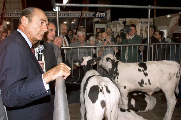 En 2001, Jacques Chirac est le premier président de la République a visiter le SPACE (Salon de la Production Animale Carrefour Européen) à Rennes - 11/09/2001 