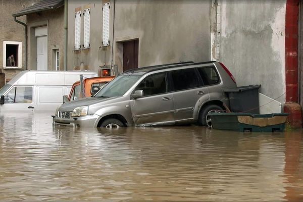 Samedi 18 mai. La Nied, un cours d’eau qui traverse le département de la Moselle a débordé. Le village de Filstroff (Moselle) a été inondé.